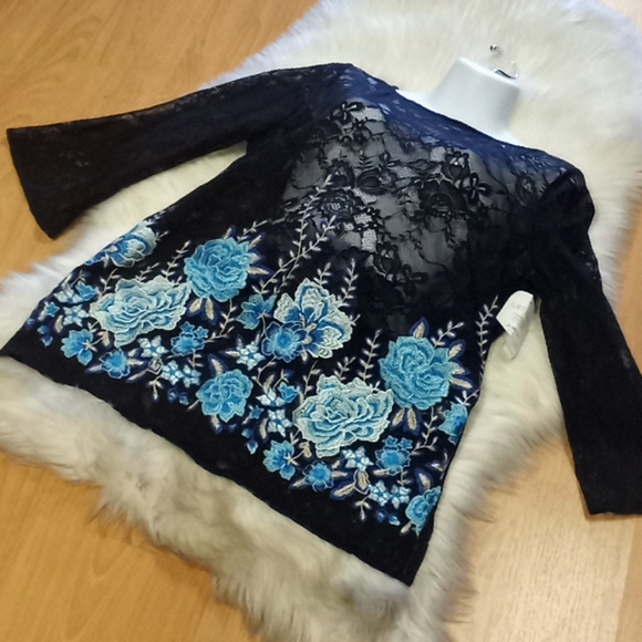 Karen Kane Lace Floral Embroidered  Top - Picture 12 of 14